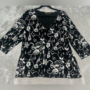 Mirasol Women’s Blouse Top 1X 3/4 Sleeve Black White Floral V Neck